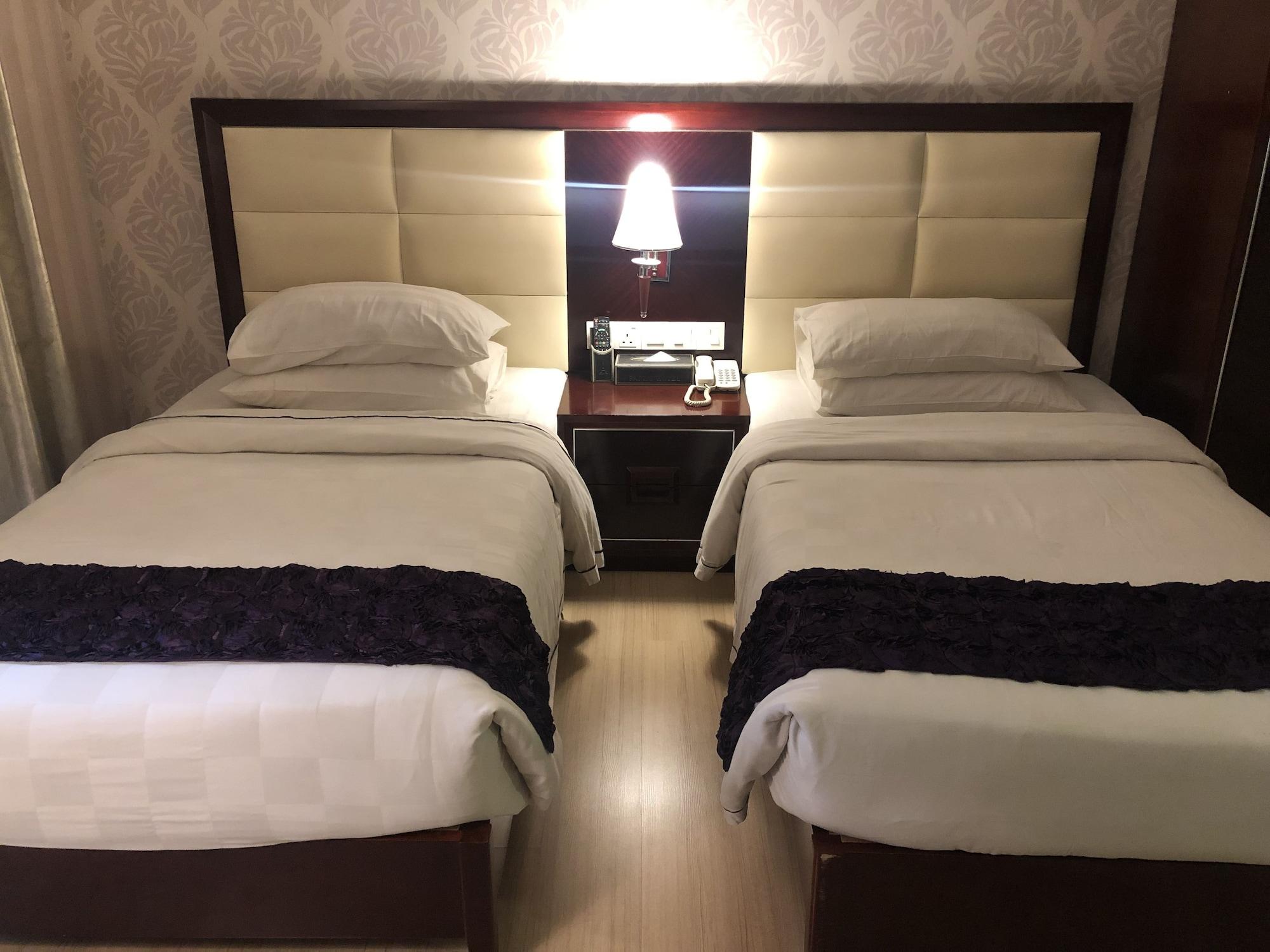 Pariss Hotel Джохор Бахру Екстериор снимка