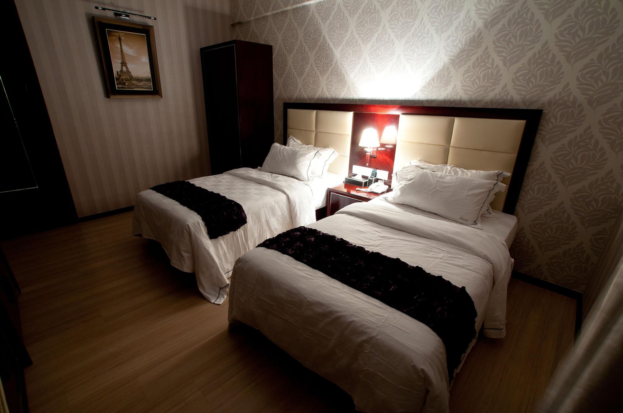 Pariss Hotel Джохор Бахру Екстериор снимка