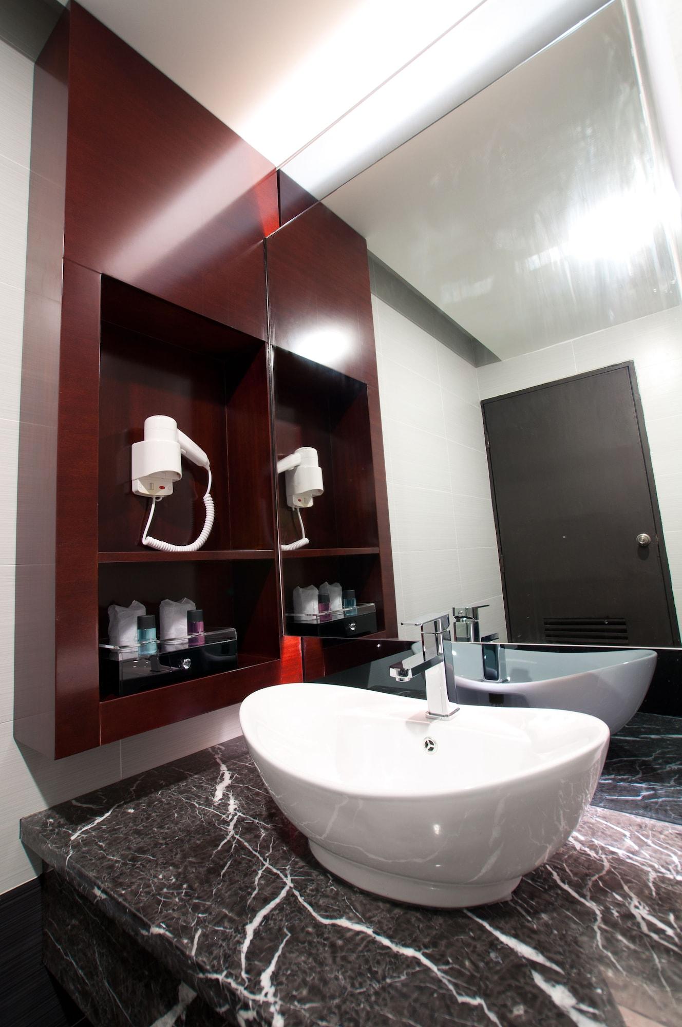 Pariss Hotel Джохор Бахру Екстериор снимка