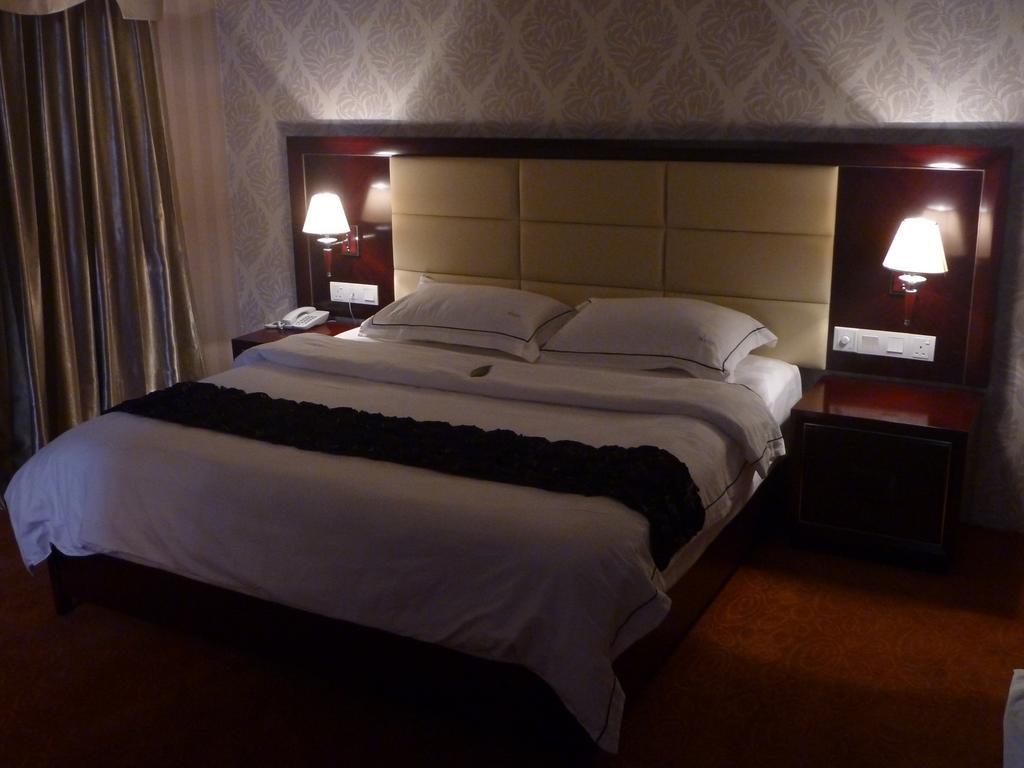 Pariss Hotel Джохор Бахру Екстериор снимка