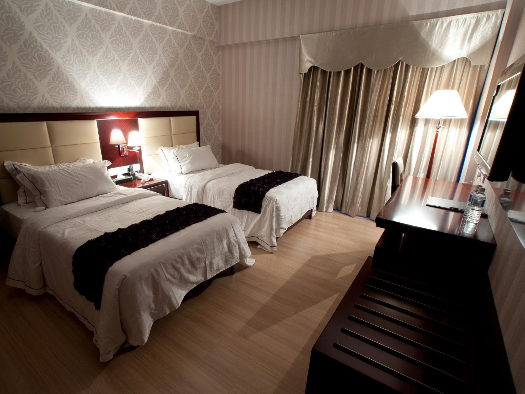 Pariss Hotel Джохор Бахру Екстериор снимка