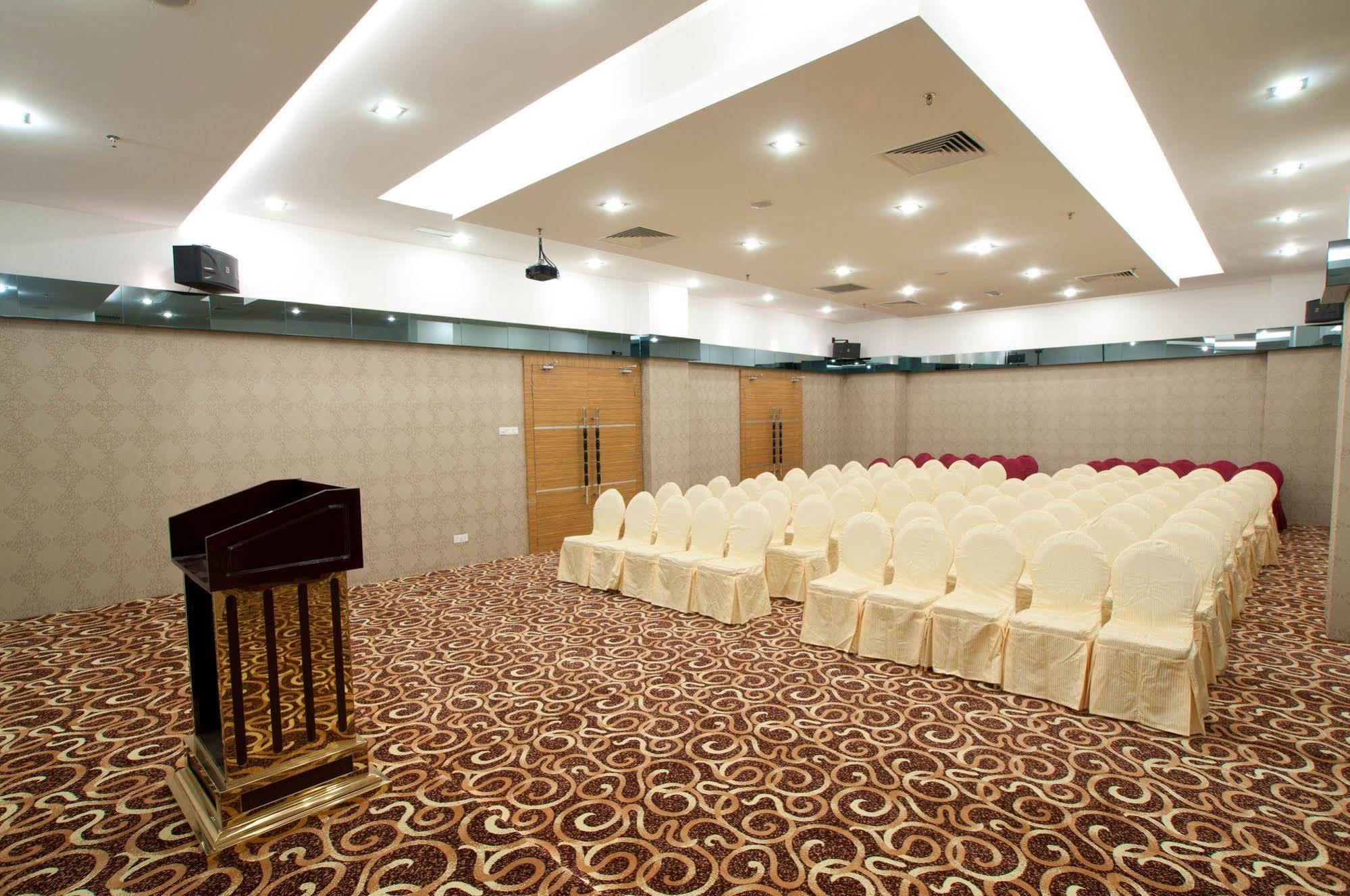 Pariss Hotel Джохор Бахру Екстериор снимка