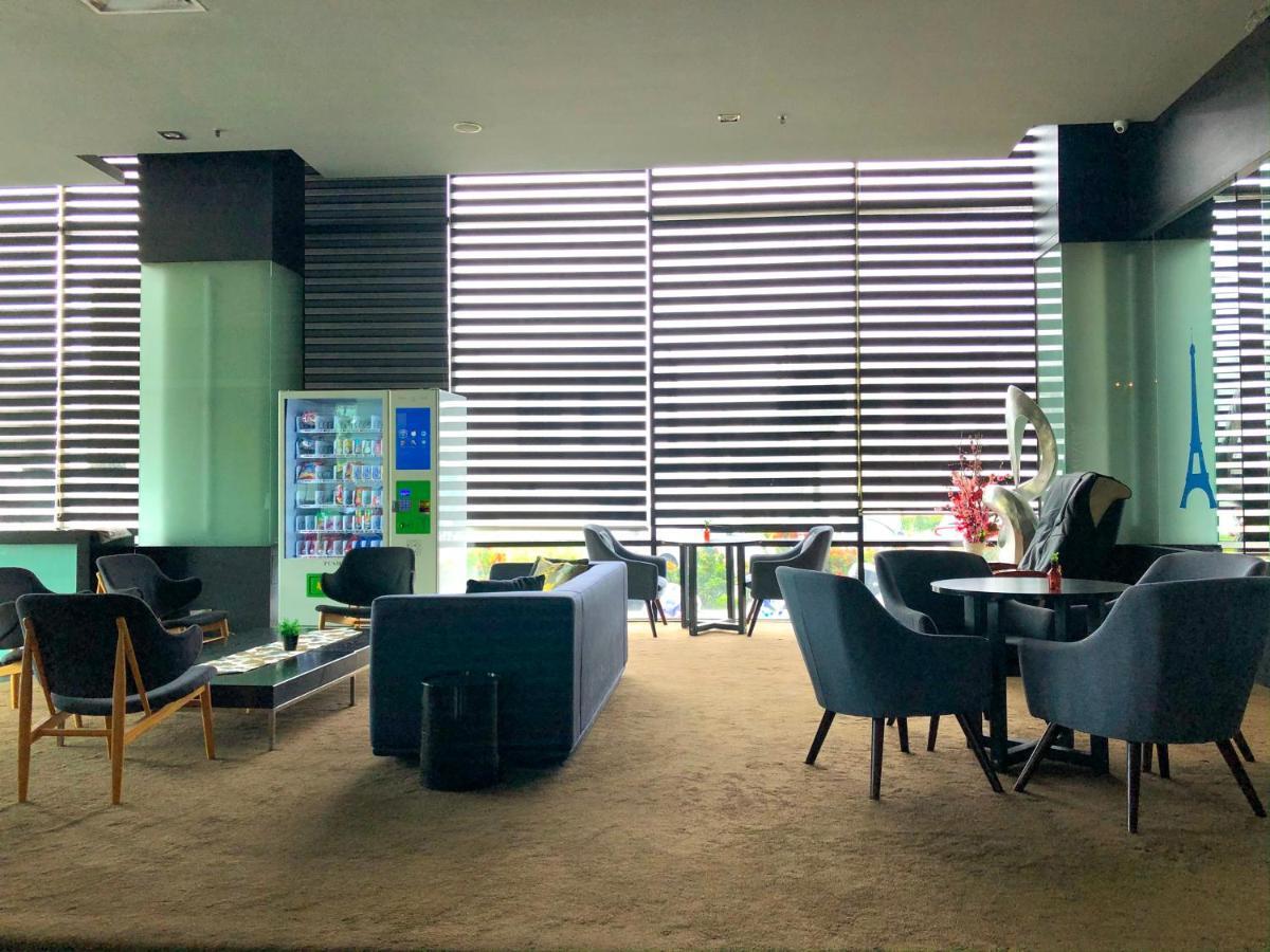 Pariss Hotel Джохор Бахру Екстериор снимка